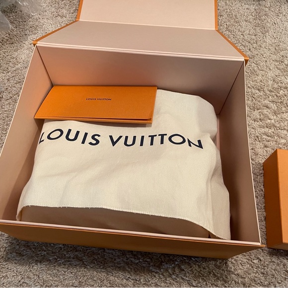 SOLD!!! SOLD!!!  LOUIS VUITTON NEONOE EMPREINTE LEATHER AUTHENTIC - Picture 3 of 13